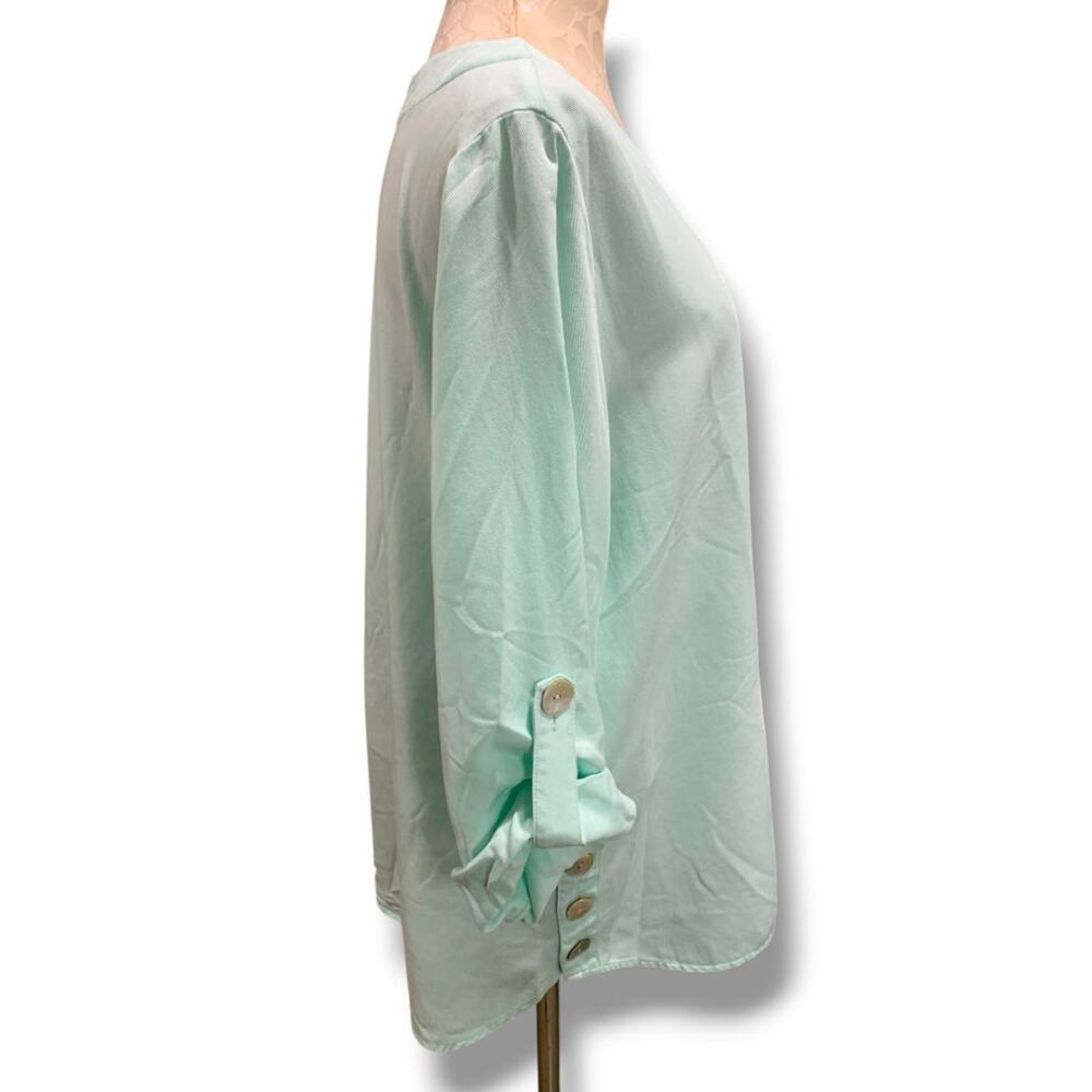Size 1X Soft Surroundings Womens Aqua Pullover Blouse Shirt V-Neck Roll Tab - Picture 6 of 9